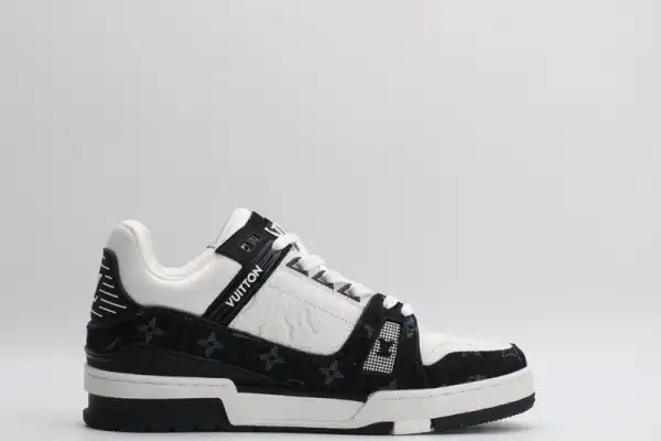 LOUIS VUITTON TRAINER SNEAKER