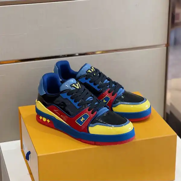 LOUIS VUITTON TRAINER SNEAKER