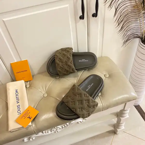 Yupoo bagsoffer LOUIS VUITTON POOL PILLOW COMFORT MULE