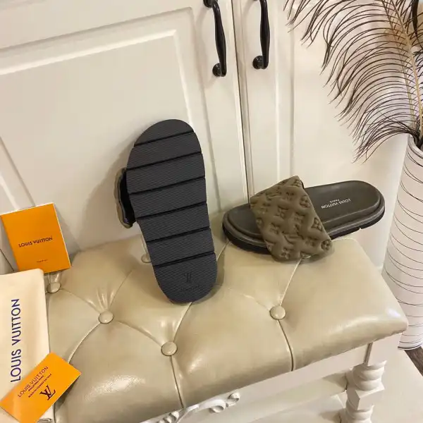 Yupoo bagsoffer LOUIS VUITTON POOL PILLOW COMFORT MULE