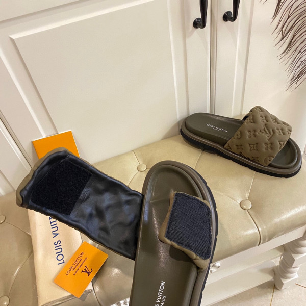 HOT SALE LOUIS VUITTON POOL PILLOW COMFORT MULE