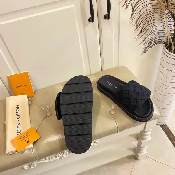 Yupoo bagsoffer LOUIS VUITTON POOL PILLOW COMFORT MULE