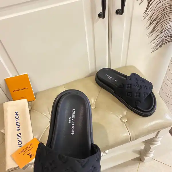 LOUIS VUITTON POOL PILLOW COMFORT MULE