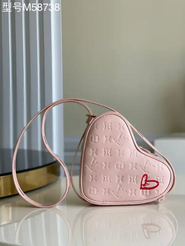 Rep LOUIS VUITTON LIMITED EDITION - SAC CŒUR