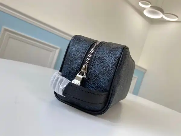 Repladies offers premium fake Louis bags at unbeatable prices. Our products are cheap because we focus on direct sales LOUIS VUITTON TOILETRY POUCH