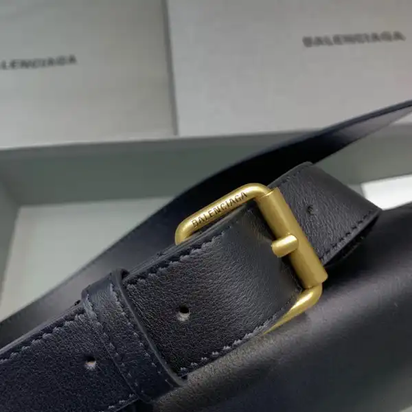 Bagsoffer BALENCIAGA DOWNTOWN MEDIUM SHOULDER BAG