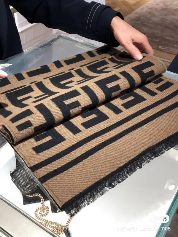 Frstbag ru FENDI SCARF