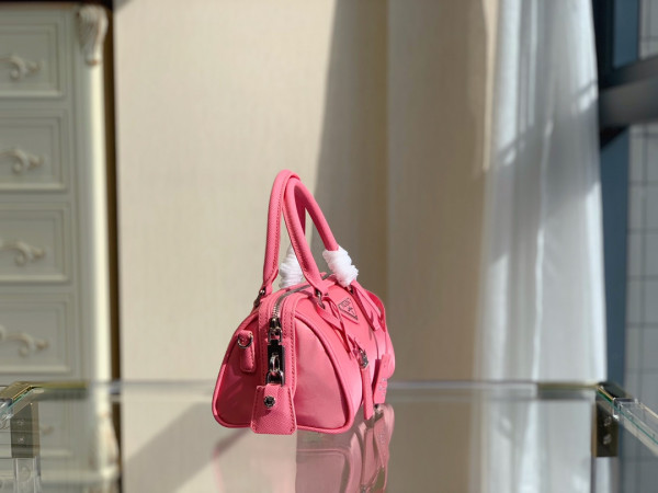 HOT SALE PRADA Re-Edition 2005 Nylon Bag