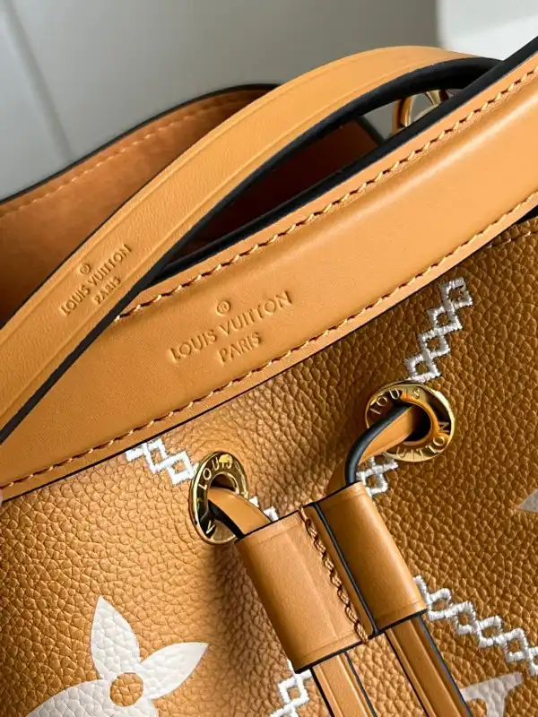 LOUIS VUITTON NÉONOÉ BB