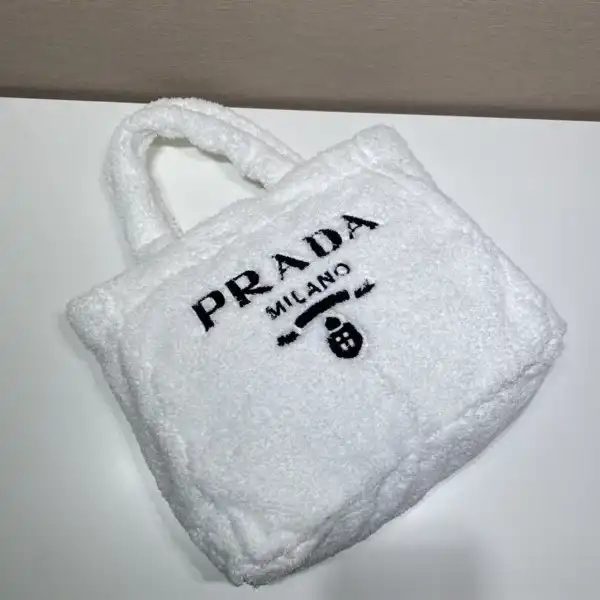 Bagsoffer PRADA Terry tote bag