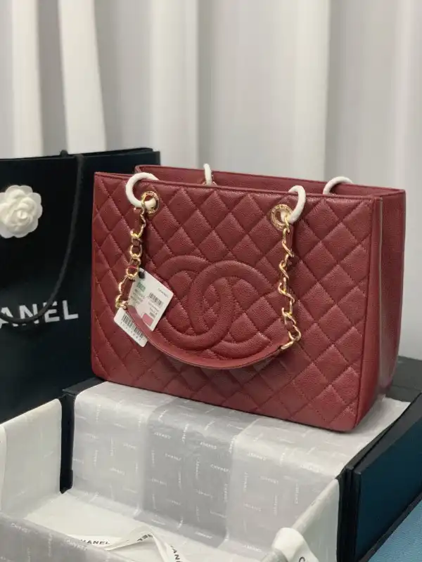 First bag ru CHANEL TOTE BAG