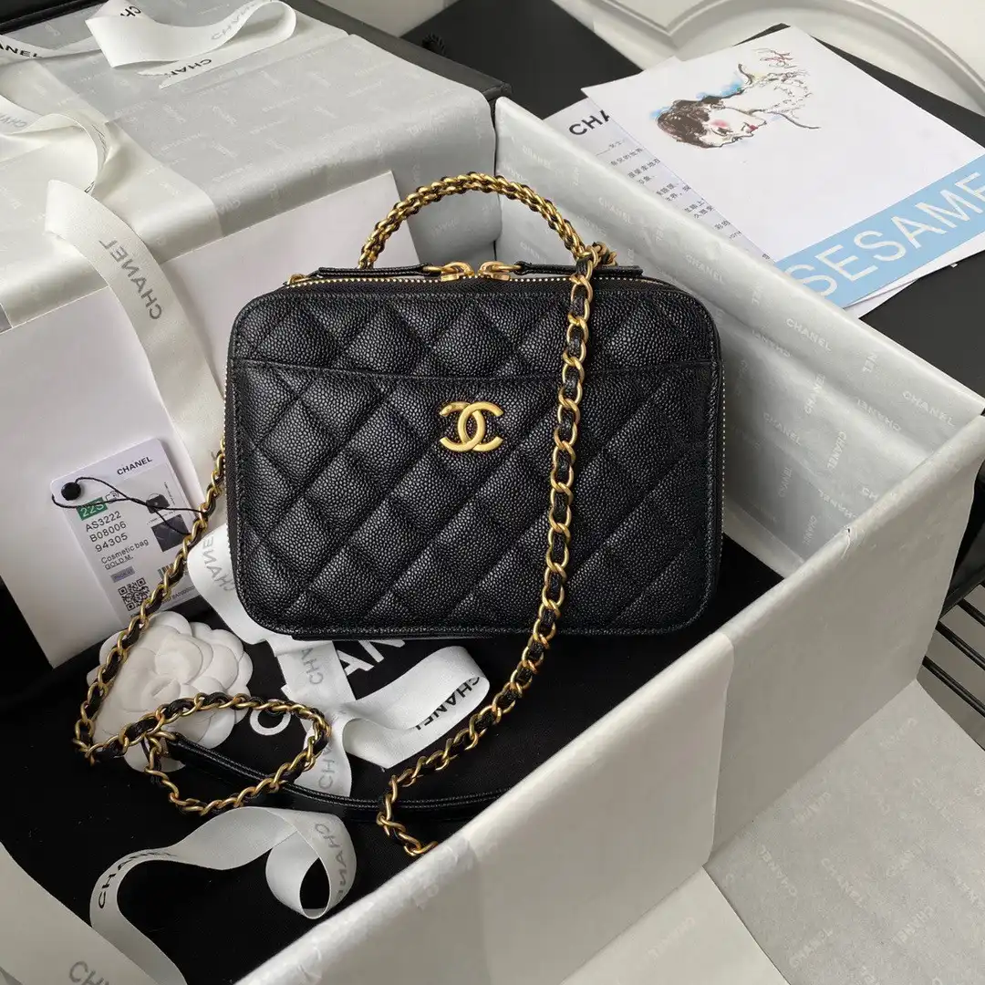 CHANEL VANITY CASE