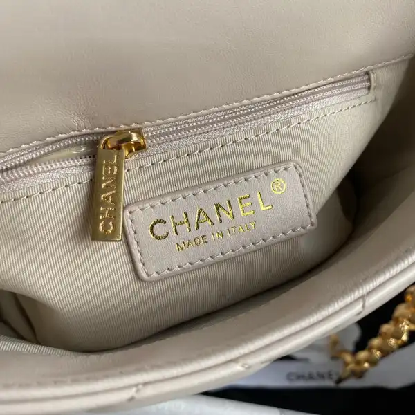 CHANEL SMALL FLAP BAG