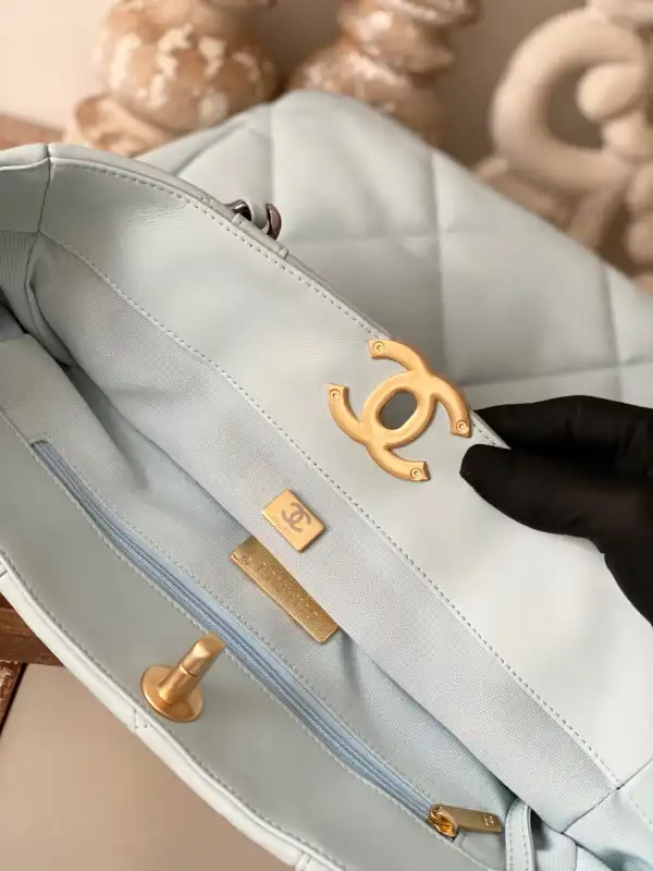 CHANEL 19 SHOPPING BAG