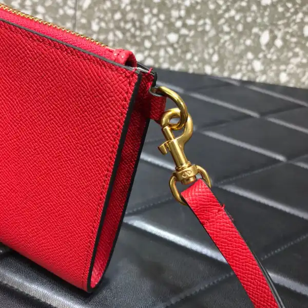 Yupoo bagsoffer VALENTINO VSLING CLUTCH