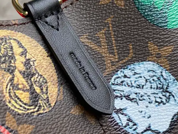 LOUIS VUITTON NÉONOÉ