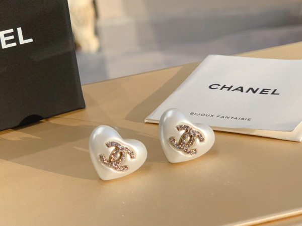 CL EARRINGS