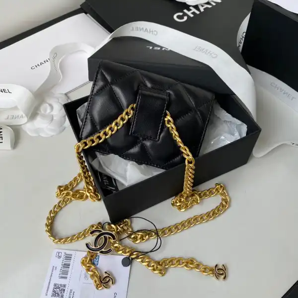 CHANEL CHANELUTCH WITH CHAIN