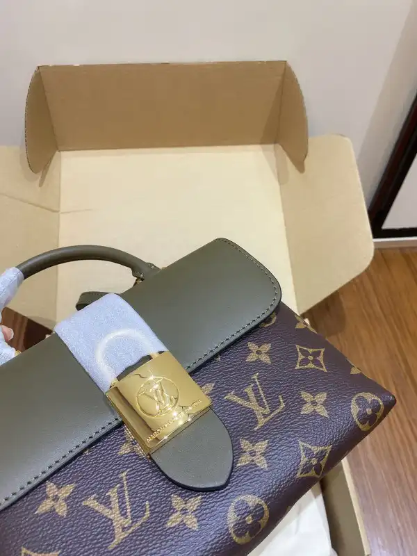 First bag ru LOUIS VUITTON LOCKY BB