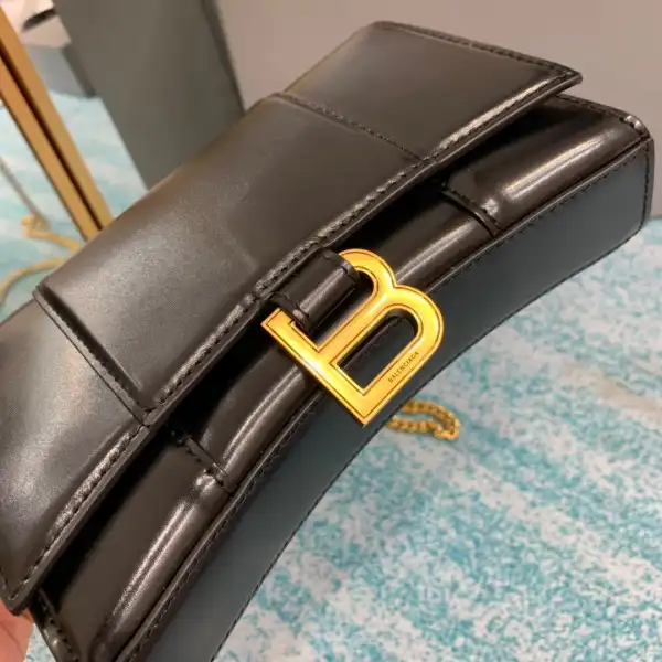 Bagsoffer yupoo BALENCIAGA HOURGLASS WALLET ON CHAIN