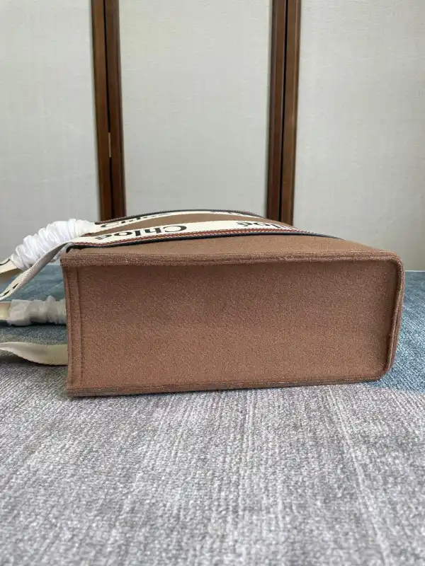 Firstbag Ru CHLOÉ MEDIUM WOODY TOTE BAG