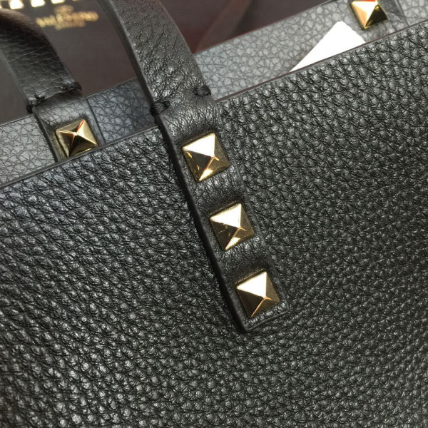 HOT SALE VALENTINO MEDIUM GRAIN CALFSKIN LEATHER ROCKSTUD BAG