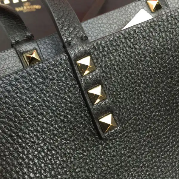 First bag ru VALENTINO MEDIUM GRAIN CALFSKIN LEATHER ROCKSTUD BAG