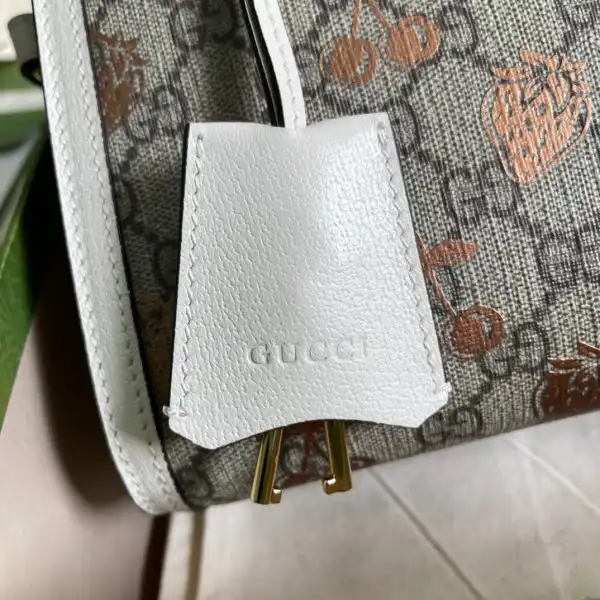 Bagsoffer yupoo Gucci Padlock small berry tote bag