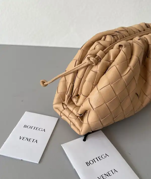 BOTTEGA VENETA MINI POUCH