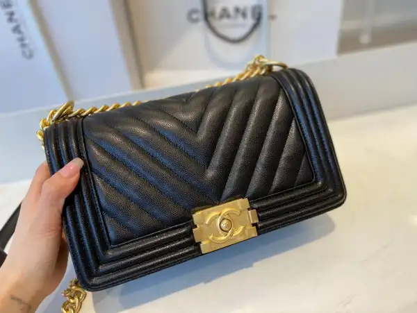 CHANEL BOY BAG 20CM 25CM