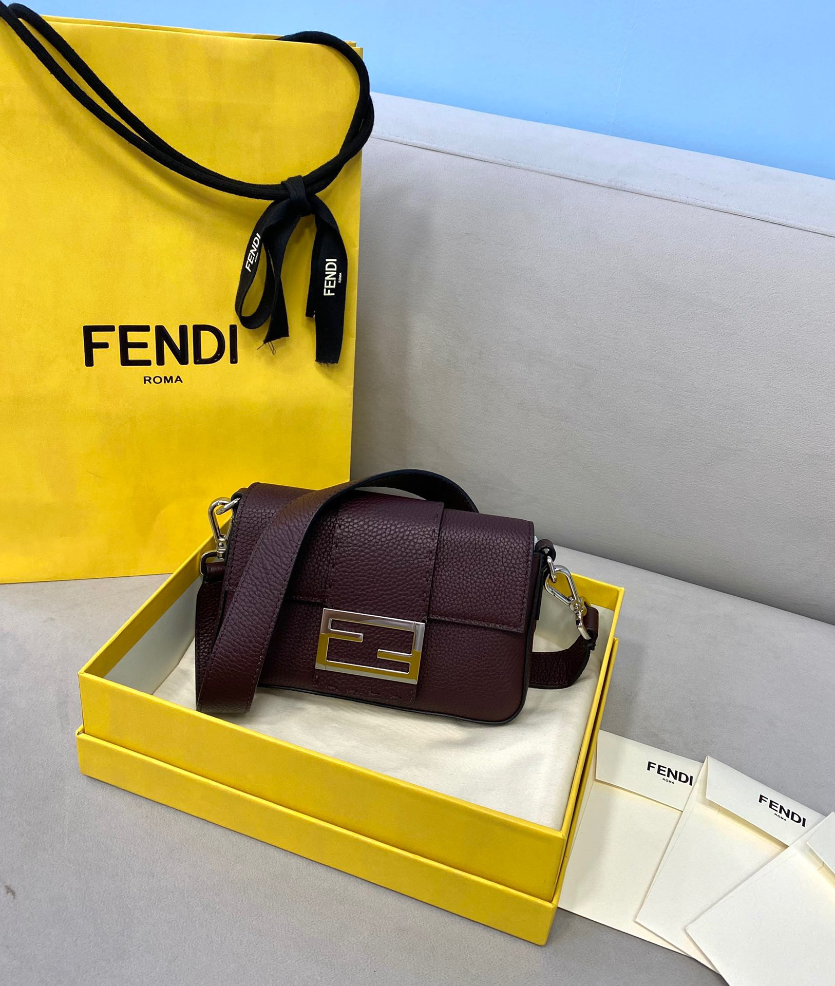 HOT SALE FENDI BAGUETTE