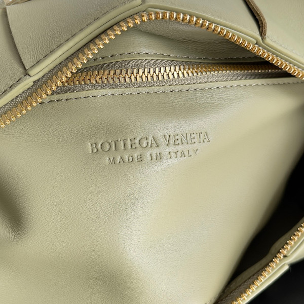 HOT SALE BOTTEGA VENETA BRICK CASSETTE