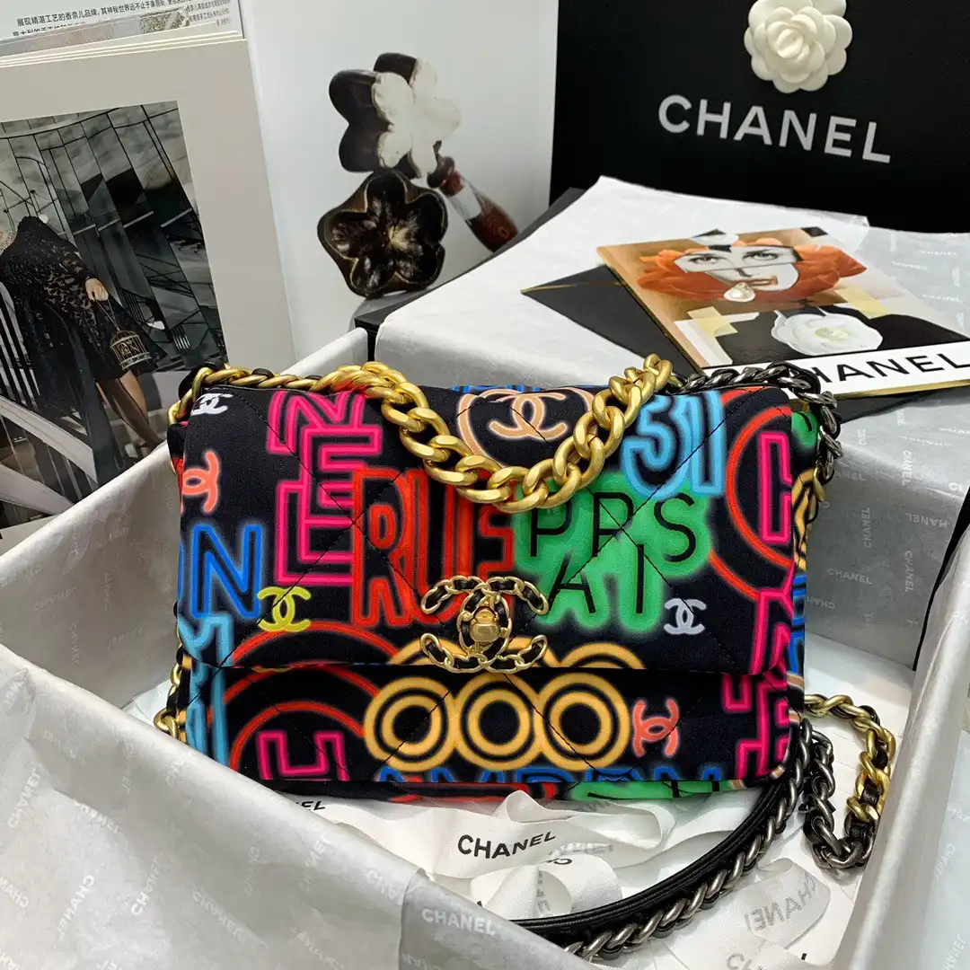 CL 19 FLAP BAG