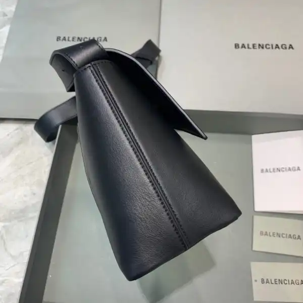 BALENCIAGA DOWNTOWN MEDIUM SHOULDER BAG