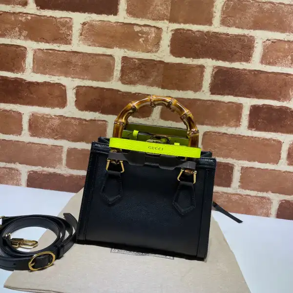 Yupoo bagsoffer Gucci Diana mini tote bag