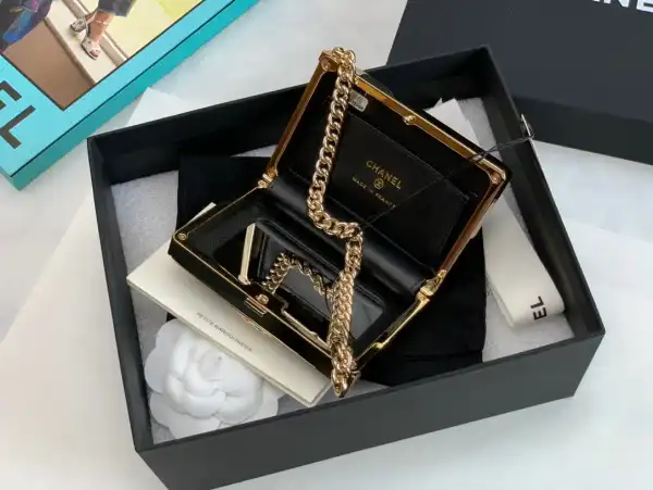 CHANEL BOY MINAUDIERE