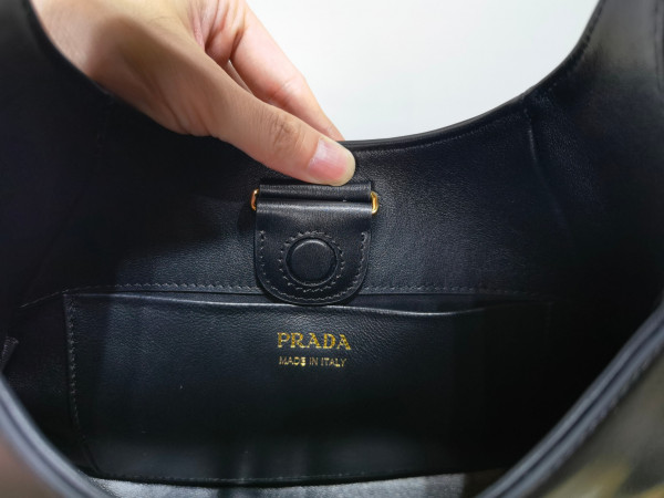 HOT SALE Prada Leather shoulder bag