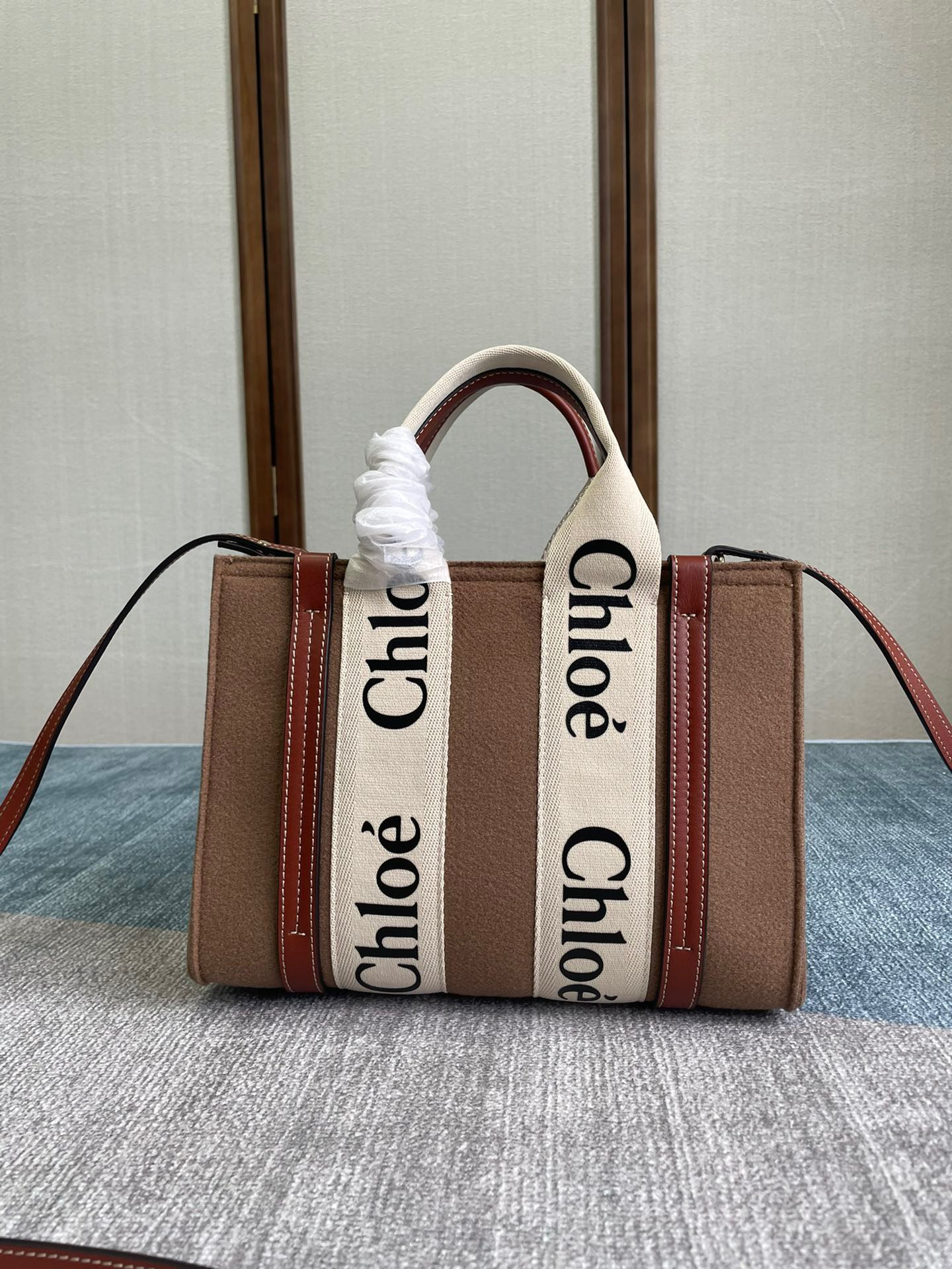 HOT SALE CHLOÉ SMALL WOODY TOTE BAG WITH STRAP