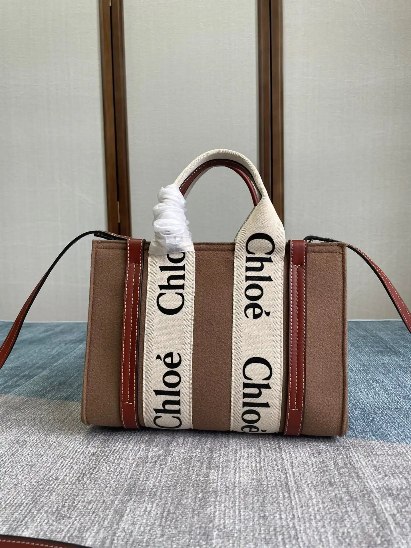 CHLOÉ SMALL WOODY TOTE BAG WITH STRAP