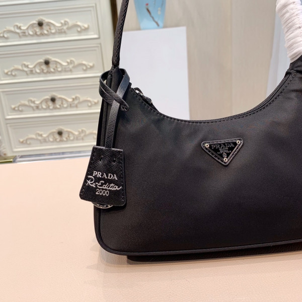 HOT SALE PRADA  Re-Edition 2000 Nylon Mini Bag