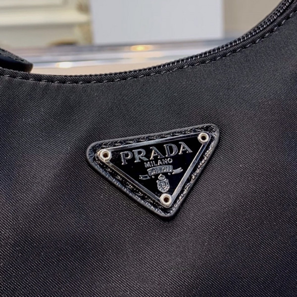 HOT SALE PRADA  Re-Edition 2000 Nylon Mini Bag