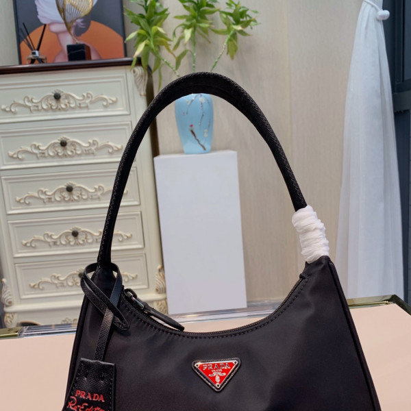 HOT SALE PRADA  Re-Edition 2000 Nylon Mini Bag