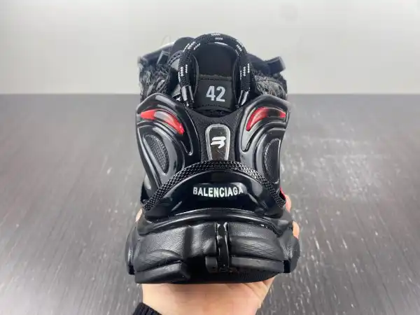 Frstbag ru BALENCIAGA RUNNER SNEAKER