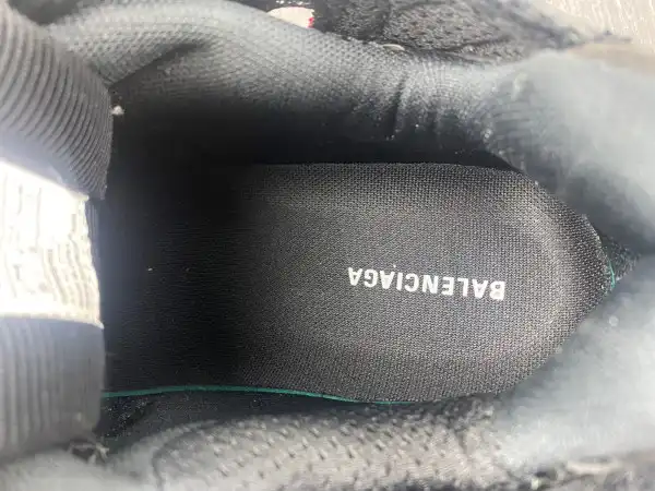 Frstbag ru BALENCIAGA RUNNER SNEAKER