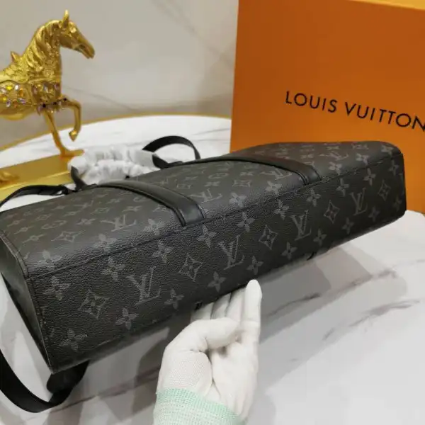 Tony Luxuries LOUIS VUITTON SAC PLAT HORIZONTAL ZIPPE