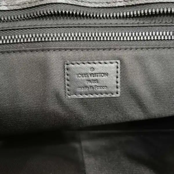 LOUIS VUITTON SAC PLAT HORIZONTAL ZIPPE