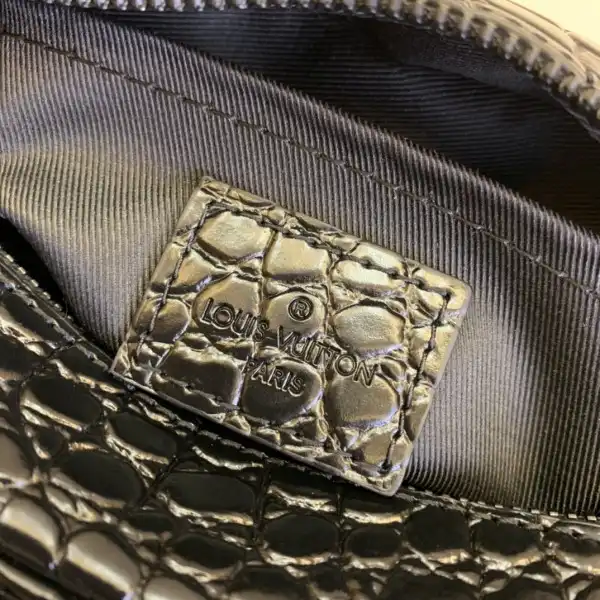 Tony Luxuries LOUIS VUITTON SOFT TRUNK