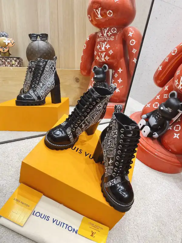 LOUIS VUITTON STAR TRAIL ANKLE BOOT 8CM