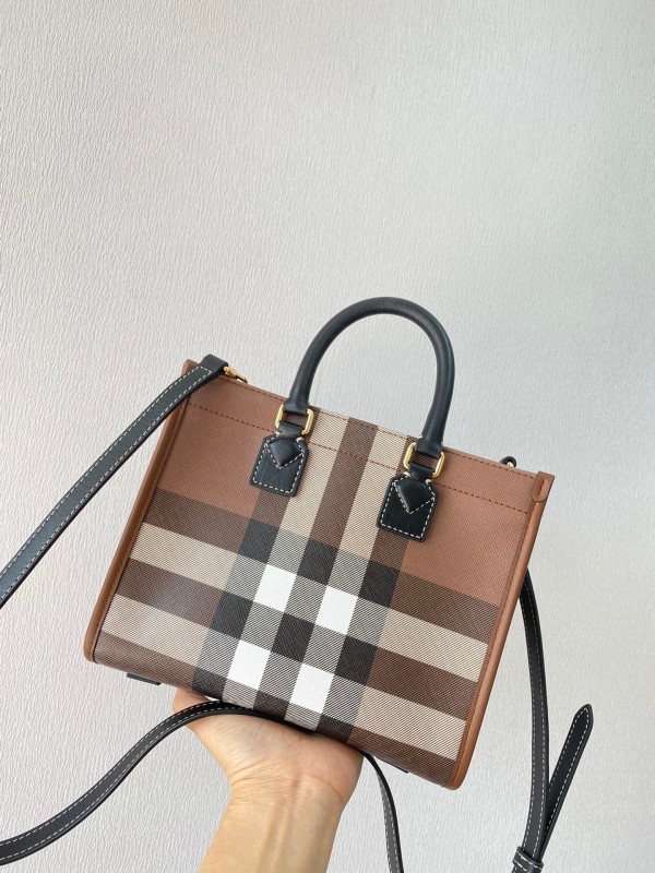 HOT SALE BURBERRY Mini Freya TOTE