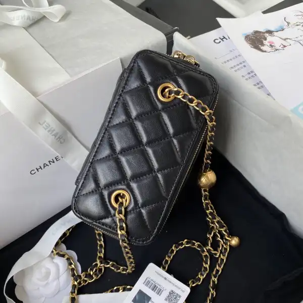 Firstbag Ru CHANEL CHANELUTCH WITH CHAIN